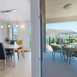 Apartment Maro Bayview